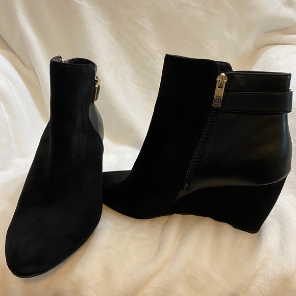 Wide Width Ankle Bootie - Picture 3 of 13